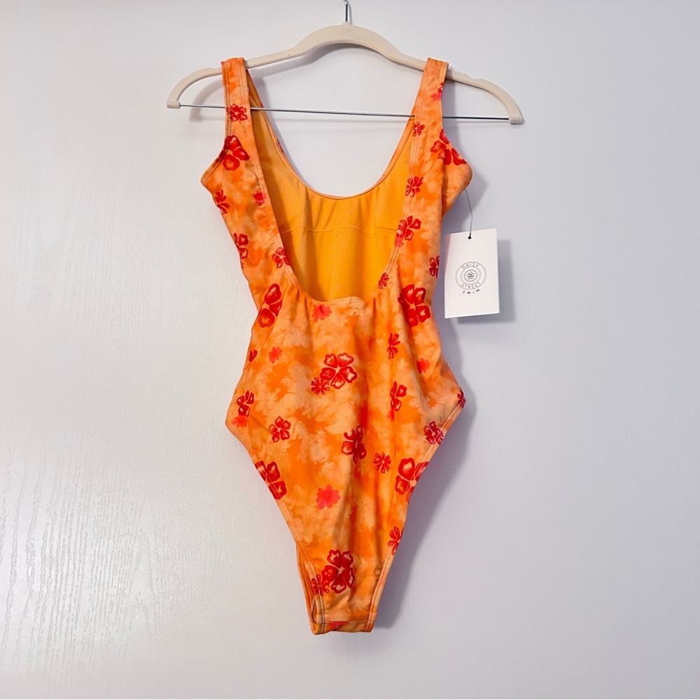 Dolls Kill SQUARE NECK 90S ONE-PIECE SWIMSUIT By
DAISY STREET - Picture 4 of 4